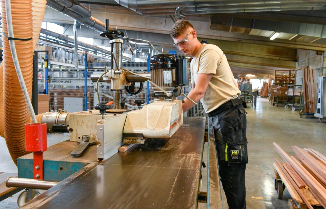 Jeune Menuisier qualifé chez Fabribois